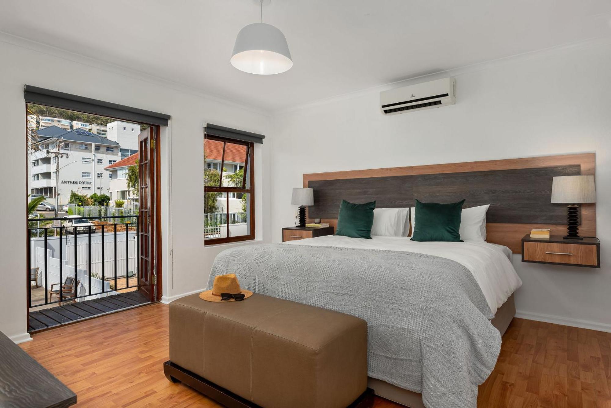 Neighbourgood Ravenscraig Hotel เคปทาวน์ ภายนอก รูปภาพ
